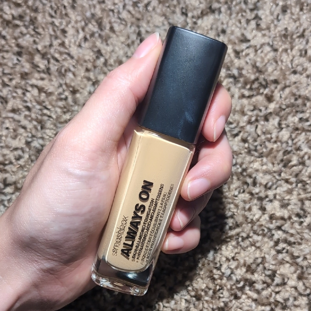 Smashbox Always On Skin Balancing Foundation - Picture 4 of 4